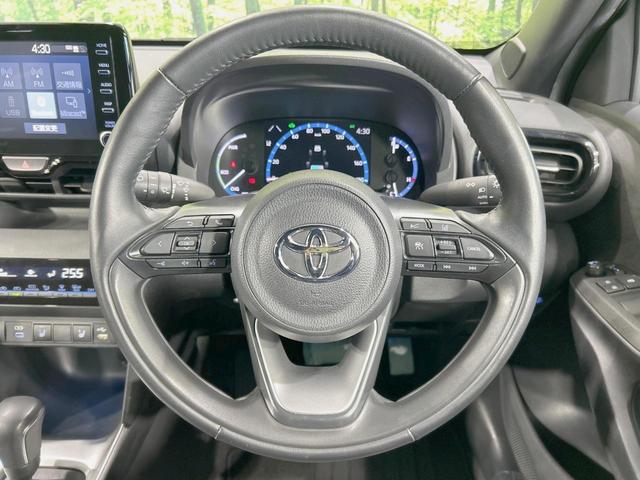 ヤリスクロス ハイブリッドＺ　純正８型ナビ　全周囲カメラ　セーフティセンス　前席シートヒーター　ステアリングヒーター　パワーシート　ハーフレザー　ＥＴＣ　レーダークルーズ　ＢＳＭ　ＬＥＤヘッド　スマートキー　ＵＳＢ端子（8枚目）