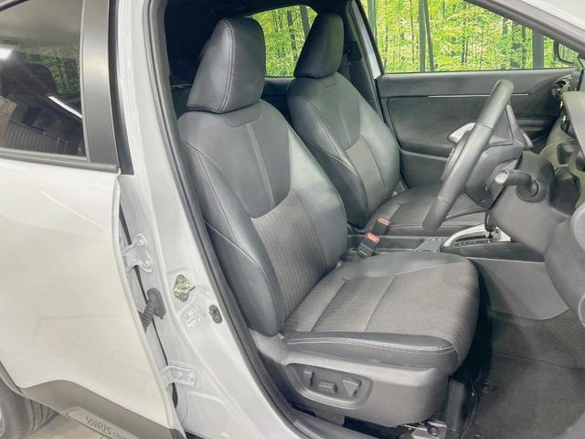 ヤリスクロス ハイブリッドＺ　純正８型ナビ　全周囲カメラ　セーフティセンス　前席シートヒーター　ステアリングヒーター　パワーシート　ハーフレザー　ＥＴＣ　レーダークルーズ　ＢＳＭ　ＬＥＤヘッド　スマートキー　ＵＳＢ端子（9枚目）