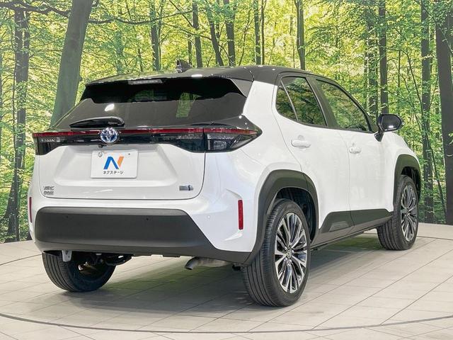 ヤリスクロス ハイブリッドＺ　純正８型ナビ　全周囲カメラ　セーフティセンス　前席シートヒーター　ステアリングヒーター　パワーシート　ハーフレザー　ＥＴＣ　レーダークルーズ　ＢＳＭ　ＬＥＤヘッド　スマートキー　ＵＳＢ端子（17枚目）