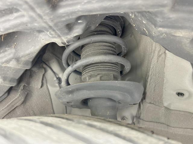 ヤリスクロス ハイブリッドＺ　純正８型ナビ　全周囲カメラ　セーフティセンス　前席シートヒーター　ステアリングヒーター　パワーシート　ハーフレザー　ＥＴＣ　レーダークルーズ　ＢＳＭ　ＬＥＤヘッド　スマートキー　ＵＳＢ端子（20枚目）