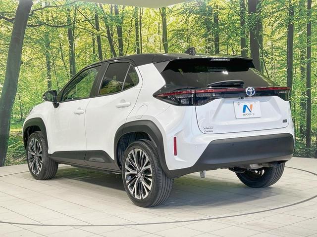 ヤリスクロス ハイブリッドＺ　純正８型ナビ　全周囲カメラ　セーフティセンス　前席シートヒーター　ステアリングヒーター　パワーシート　ハーフレザー　ＥＴＣ　レーダークルーズ　ＢＳＭ　ＬＥＤヘッド　スマートキー　ＵＳＢ端子（54枚目）