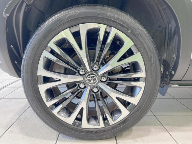 ヤリスクロス ハイブリッドＺ　純正８型ナビ　全周囲カメラ　セーフティセンス　前席シートヒーター　ステアリングヒーター　パワーシート　ハーフレザー　ＥＴＣ　レーダークルーズ　ＢＳＭ　ＬＥＤヘッド　スマートキー　ＵＳＢ端子（61枚目）