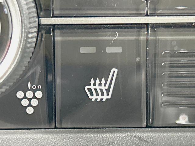 Ｎ－ＢＯＸカスタム Ｌターボ　両側電動ドア　純正ナビ　バックカメラ　衝突軽減　禁煙車　ハーフレザーシート　コーナーセンサー　スマートキー　ＬＥＤヘッド　ビルトインＥＴＣ　純正１５インチアルミ（7枚目）