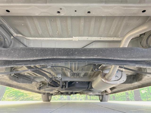 Ｎ－ＢＯＸカスタム Ｌターボ　両側電動ドア　純正ナビ　バックカメラ　衝突軽減　禁煙車　ハーフレザーシート　コーナーセンサー　スマートキー　ＬＥＤヘッド　ビルトインＥＴＣ　純正１５インチアルミ（19枚目）