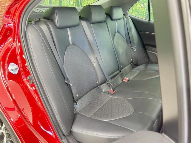 カムリ WSレザーパッケージ 純正8型ナビ JBLサウンド バックカメラ 衝突被害軽減システム レーダークルーズ 禁煙車 レザーシート ドラレコ コーナーセンサー スマートキー LEDヘッド ビルトインETC 純正18インチアルミ(9枚目)