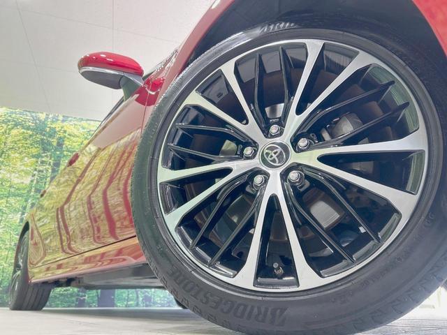 カムリ WSレザーパッケージ 純正8型ナビ JBLサウンド バックカメラ 衝突被害軽減システム レーダークルーズ 禁煙車 レザーシート ドラレコ コーナーセンサー スマートキー LEDヘッド ビルトインETC 純正18インチアルミ(13枚目)