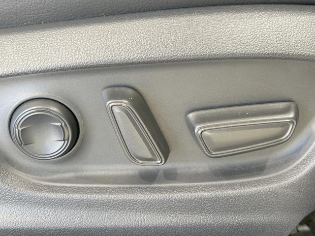 カムリ WSレザーパッケージ 純正8型ナビ JBLサウンド バックカメラ 衝突被害軽減システム レーダークルーズ 禁煙車 レザーシート ドラレコ コーナーセンサー スマートキー LEDヘッド ビルトインETC 純正18インチアルミ(37枚目)