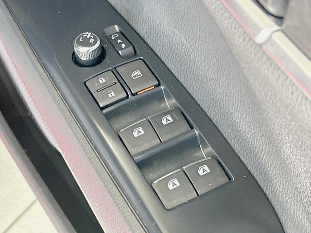 カムリ WSレザーパッケージ 純正8型ナビ JBLサウンド バックカメラ 衝突被害軽減システム レーダークルーズ 禁煙車 レザーシート ドラレコ コーナーセンサー スマートキー LEDヘッド ビルトインETC 純正18インチアルミ(58枚目)