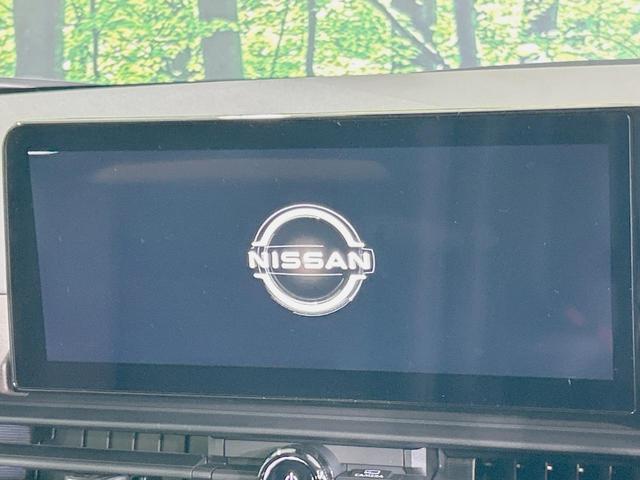 セレナ ハイウェイスターＶ　登録済未使用車　純正１２．３型ナビ　プロパイロット　インテリジェントルームミラー　両側電動ドア　全周囲カメラ　ハーフレザーシート　ドラレコ　コーナーセンサー　ＬＥＤヘッド　ＥＴＣ２．０（3枚目）