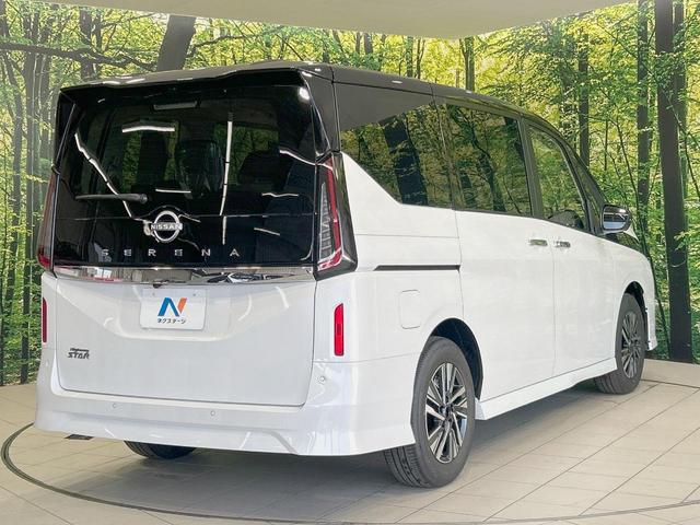 セレナ ハイウェイスターＶ　登録済未使用車　純正１２．３型ナビ　プロパイロット　インテリジェントルームミラー　両側電動ドア　全周囲カメラ　ハーフレザーシート　ドラレコ　コーナーセンサー　ＬＥＤヘッド　ＥＴＣ２．０（17枚目）