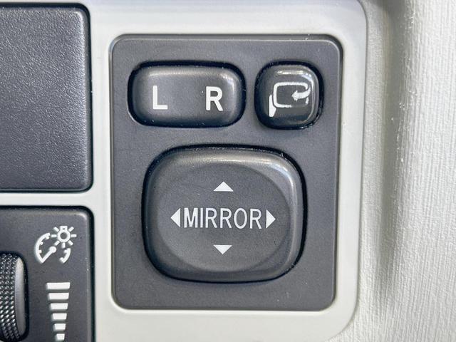 プリウスPHV S 純正8型ナビ バックカメラ 禁煙車 シートヒーター スマートキー HIDヘッド ビルトインETC 純正15インチアルミ オートライト オートエアコン Bluetooth フルセグ USB/AUX端子(29枚目)