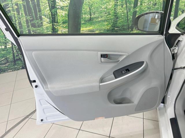 プリウスPHV S 純正8型ナビ バックカメラ 禁煙車 シートヒーター スマートキー HIDヘッド ビルトインETC 純正15インチアルミ オートライト オートエアコン Bluetooth フルセグ USB/AUX端子(44枚目)