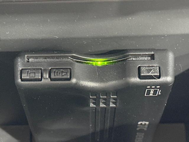 コペン GR スポーツ 純正ナビ レカロシート バックカメラ 禁煙車 LEDヘッド ドラレコ ETC 純正16インチアルミ オートライト オートエアコン Bluetooth CD DVD再生 フルセグ パドルシフト(6枚目)