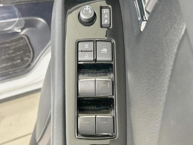 アルファード ２．５Ｓ　タイプゴールドＩＩＩ　両側電動スライドドア　純正９型ナビ　後席ニター　バックカメラ　衝突軽減　レーダークルーズ　禁煙車　ＥＴＣ　ドラレコ　ＬＥＤヘッド　１００Ｖ電源　ブラインドスポットモニター　デジタルインナーミラー（46枚目）