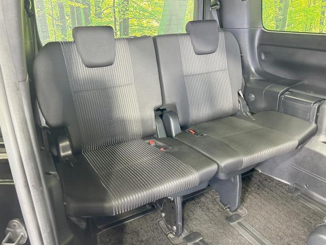 ヴォクシー ＺＳ　煌ＩＩ　両側電動スライド　純正１０型ナビ　後席モニター　バックカメラ　セーフティーセンス　禁煙車　コーナーセンサー　レーンキープ　スマートキー　ＬＥＤヘッド　ＥＴＣ　クルコン　オートマチックハイビーム（10枚目）
