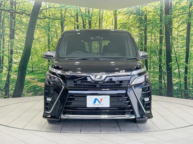 ヴォクシー ＺＳ　煌ＩＩ　両側電動スライド　純正１０型ナビ　後席モニター　バックカメラ　セーフティーセンス　禁煙車　コーナーセンサー　レーンキープ　スマートキー　ＬＥＤヘッド　ＥＴＣ　クルコン　オートマチックハイビーム（15枚目）