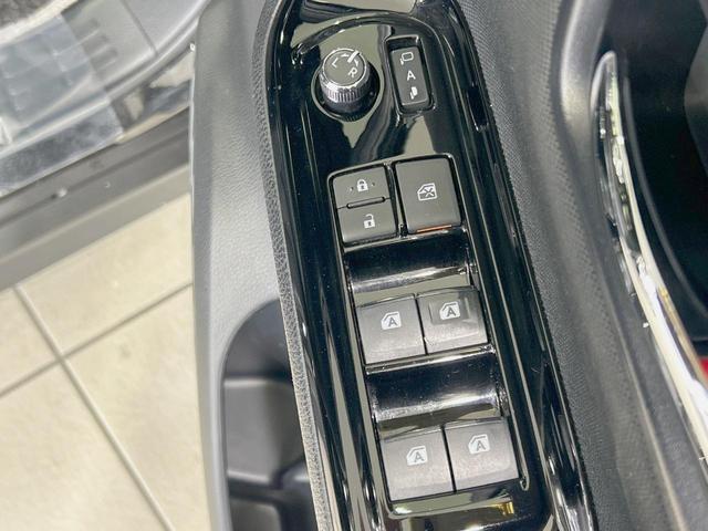 ヴォクシー ＺＳ　煌ＩＩ　両側電動スライド　純正１０型ナビ　後席モニター　バックカメラ　セーフティーセンス　禁煙車　コーナーセンサー　レーンキープ　スマートキー　ＬＥＤヘッド　ＥＴＣ　クルコン　オートマチックハイビーム（50枚目）