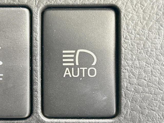 ハリアー プレミアム　アドバンスドパッケージ　モデリスタエアロ　パノラマルーフ　純正８型ナビ　全周囲カメラ　ＪＢＬサウンド　衝突軽減　レーダークルーズ　禁煙車　電動リア　置くだけ充電　ドラレコ　パワーシート　ＥＴＣ　クリアランスソナー（25枚目）