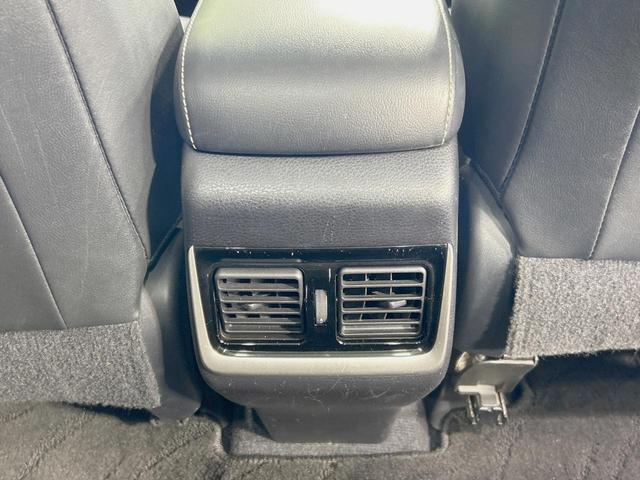 ハリアー プレミアム　アドバンスドパッケージ　モデリスタエアロ　パノラマルーフ　純正８型ナビ　全周囲カメラ　ＪＢＬサウンド　衝突軽減　レーダークルーズ　禁煙車　電動リア　置くだけ充電　ドラレコ　パワーシート　ＥＴＣ　クリアランスソナー（59枚目）