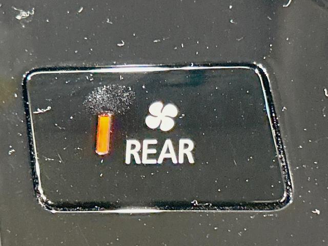 デリカＤ：５ Ｐ　純正１０型ナビ　全周囲カメラ　衝突軽減　両側電動ドア　サイドステップ　電動リア　シート／ステアリングヒーター　ドラレコ　ＥＴＣ　Ｂｌｕｅｔｏｏｔｈ　禁煙車　レーダークルーズ　ブラインドスポットモニター（57枚目）