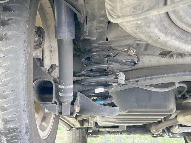 ヴェルファイア ２．４Ｚ　Ｇエディション　純正８型ナビ　後席モニター　バックカメラ　両側電動ドア　禁煙車　パワーシート　パワーバックドア　ＥＴＣ　クルコン　ＨＩＤヘッド　Ｂｌｕｅｔｏｏｔｈ　スマートキー　ダブルエアコン　オットマン（21枚目）