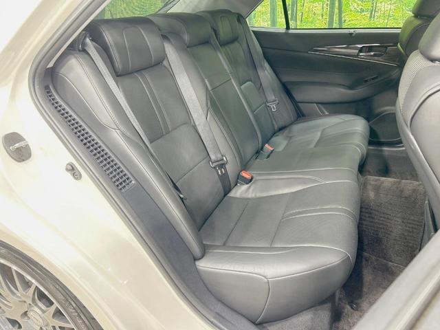 クラウンハイブリッド アスリートＧ　サンルーフ　純正８型ナビ　バックカメラ　禁煙車　クルコン　ＥＴＣ　　前後ドラレコ　メモリー機能付きパワーシート　シートベンチレーション　ＨＩＤヘッドライト　Ｂｌｕｅｔｏｏｔｈ　スマートキー（9枚目）