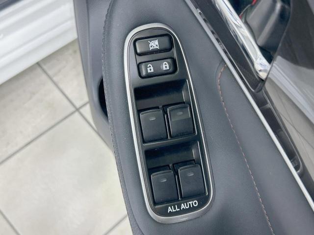 クラウンハイブリッド アスリートＧ　サンルーフ　純正８型ナビ　バックカメラ　禁煙車　クルコン　ＥＴＣ　　前後ドラレコ　メモリー機能付きパワーシート　シートベンチレーション　ＨＩＤヘッドライト　Ｂｌｕｅｔｏｏｔｈ　スマートキー（38枚目）