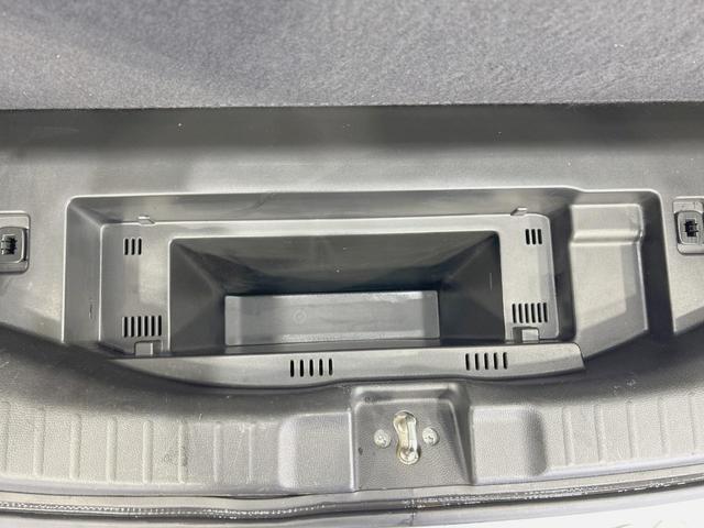 フィットハイブリッド Ｌパッケージ　純正ナビ　バックカメラ　衝突軽減　禁煙車　クルコン　ＥＴＣ　ＨＩＤヘッド　Ｂｌｕｅｔｏｏｔｈ　スマートキー　電動格納ミラー　オートライト　オートエアコン　横滑り防止（42枚目）