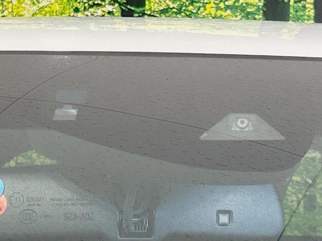 ヴェゼル ハイブリッドＲＳ・ホンダセンシング　ＳＤナビ　禁煙車　バックカメラ　レーダークルーズ　ＥＴＣ　Ｂｌｕｅｔｏｏｔｈ　シートヒーター　ハーフレザー　ＬＥＤヘッド／フォグ　オートライト／エアコン　車線逸脱警報　スマートキー　スピーカー（4枚目）