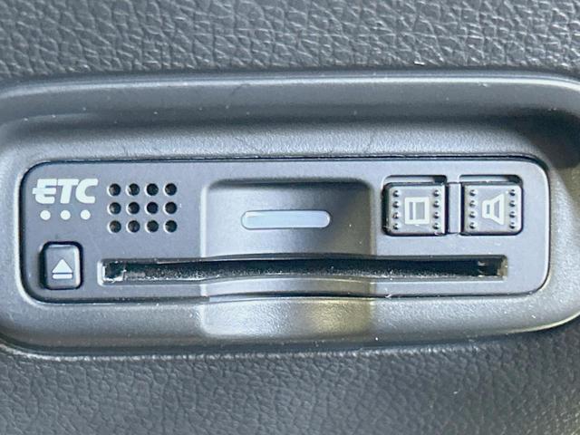 ヴェゼル ハイブリッドＲＳ・ホンダセンシング　ＳＤナビ　禁煙車　バックカメラ　レーダークルーズ　ＥＴＣ　Ｂｌｕｅｔｏｏｔｈ　シートヒーター　ハーフレザー　ＬＥＤヘッド／フォグ　オートライト／エアコン　車線逸脱警報　スマートキー　スピーカー（7枚目）