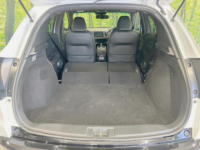 ヴェゼル ハイブリッドＲＳ・ホンダセンシング　ＳＤナビ　禁煙車　バックカメラ　レーダークルーズ　ＥＴＣ　Ｂｌｕｅｔｏｏｔｈ　シートヒーター　ハーフレザー　ＬＥＤヘッド／フォグ　オートライト／エアコン　車線逸脱警報　スマートキー　スピーカー（10枚目）
