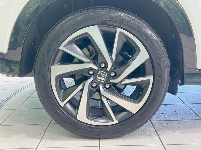 ヴェゼル ハイブリッドＲＳ・ホンダセンシング　ＳＤナビ　禁煙車　バックカメラ　レーダークルーズ　ＥＴＣ　Ｂｌｕｅｔｏｏｔｈ　シートヒーター　ハーフレザー　ＬＥＤヘッド／フォグ　オートライト／エアコン　車線逸脱警報　スマートキー　スピーカー（62枚目）