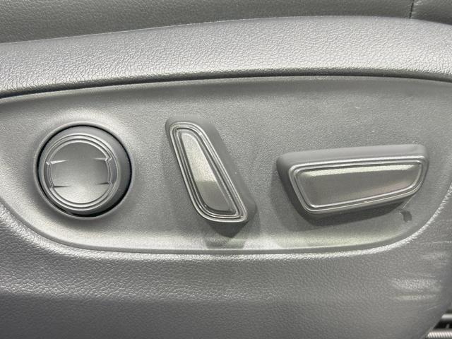 ランドクルーザー２５０ ＶＸ　純正１２型ナビ　トヨタチームメイト　アドバンストドライブ　サンルーフ　全周囲カメラ　衝突軽減　ＥＴＣ２．０　禁煙車　電動リア　レザーシート　ベンチレーション　パワーシート　デジタルインナーミラー（29枚目）