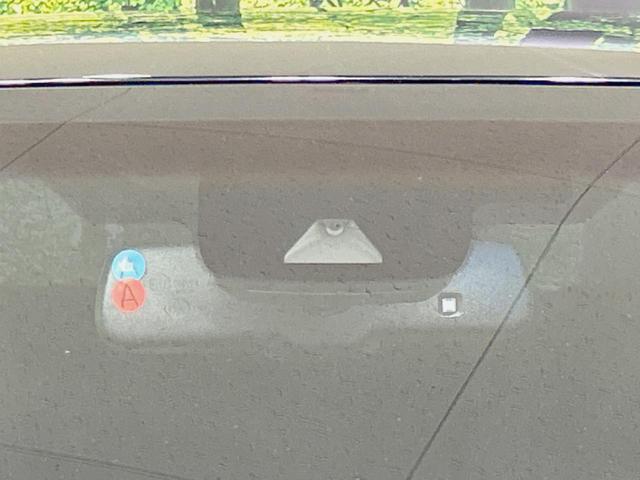 カムリ ＷＳ　純正９型ナビ　バックカメラ　禁煙車　レーダークルーズ　ＥＴＣ２．０　衝突軽減　オートマチックハイビーム　ハーフレザーシート　パワーシート　コーナーセンサー　スマートキー　ＬＥＤヘッド／フォグ（5枚目）