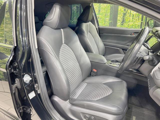 カムリ ＷＳ　純正９型ナビ　バックカメラ　禁煙車　レーダークルーズ　ＥＴＣ２．０　衝突軽減　オートマチックハイビーム　ハーフレザーシート　パワーシート　コーナーセンサー　スマートキー　ＬＥＤヘッド／フォグ（8枚目）