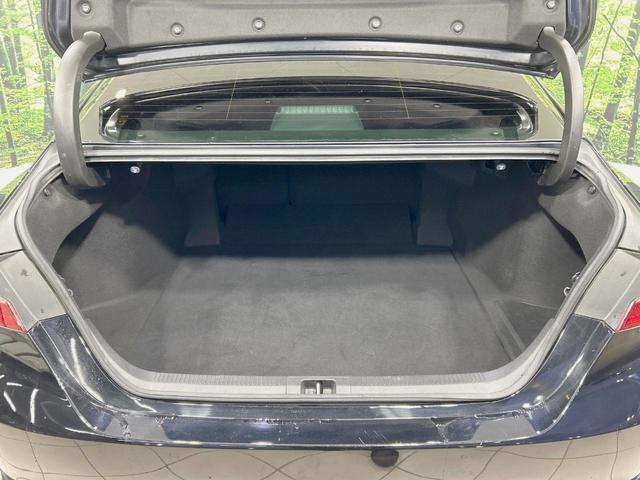 カムリ ＷＳ　純正９型ナビ　バックカメラ　禁煙車　レーダークルーズ　ＥＴＣ２．０　衝突軽減　オートマチックハイビーム　ハーフレザーシート　パワーシート　コーナーセンサー　スマートキー　ＬＥＤヘッド／フォグ（10枚目）
