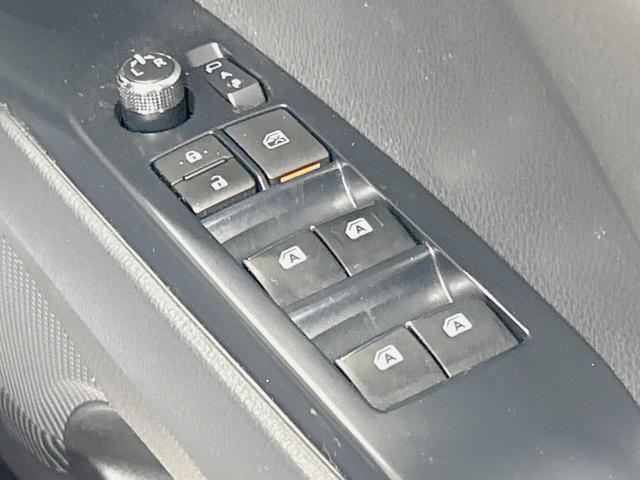 カムリ ＷＳ　純正９型ナビ　バックカメラ　禁煙車　レーダークルーズ　ＥＴＣ２．０　衝突軽減　オートマチックハイビーム　ハーフレザーシート　パワーシート　コーナーセンサー　スマートキー　ＬＥＤヘッド／フォグ（25枚目）