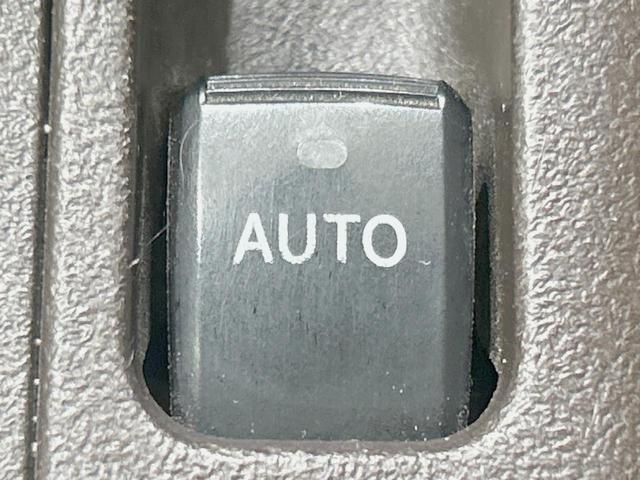 コペン ローブ　ＳＤナビ　禁煙車　シートヒーター　ハーフレザーシート　スマートキー　ＬＥＤヘッド　ＥＴＣ　純正１６インチアルミ　オートエアコン　Ｂｌｕｅｔｏｏｔｈ　ＣＤ　ＤＶＤ再生　フルセグ　電動格納ミラー（31枚目）