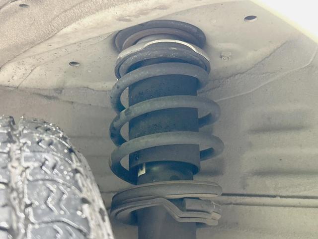 キャリイトラック ＫＣ　ＭＴ車　衝突軽減　禁煙車　ＥＴＣ　誤発進抑制　後方誤発進抑制　エアコン　パワーステアリング　ＡＭ／ＦＭラジオ（23枚目）