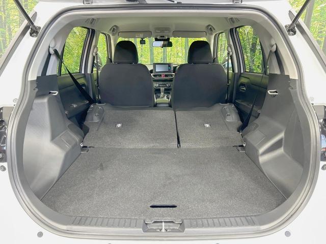 ���i�̂���������ʋ΁A���}���ɏ\���ȉ׎��X�y�[�X���m�ۂ��Ă���܂��B�Z�J���h�V�[�g��|���ƁA�傫�ȉו��̐ύڂ��\�ł���