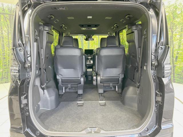 ヴォクシー ハイブリッドＳ－Ｚ　純正１０型ナビ　後席モニター　バックカメラ　両側電動ドア　衝突軽減　デジタルインナーミラー　レーダークルーズ　禁煙車　ＥＴＣ２．０　ドラレコ　ＬＥＤヘッド　前席シートヒーター　Ｂｌｕｅｔｏｏｔｈ（11枚目）
