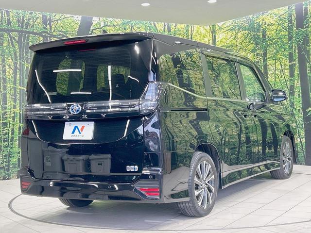 ヴォクシー ハイブリッドＳ－Ｚ　純正１０型ナビ　後席モニター　バックカメラ　両側電動ドア　衝突軽減　デジタルインナーミラー　レーダークルーズ　禁煙車　ＥＴＣ２．０　ドラレコ　ＬＥＤヘッド　前席シートヒーター　Ｂｌｕｅｔｏｏｔｈ（17枚目）