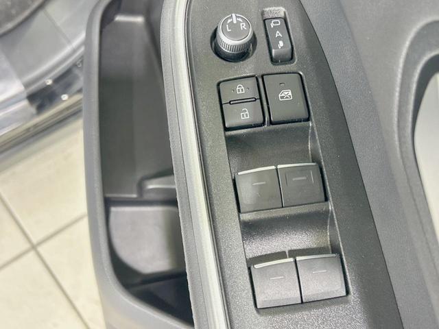 ヴォクシー ハイブリッドＳ－Ｚ　純正１０型ナビ　後席モニター　バックカメラ　両側電動ドア　衝突軽減　デジタルインナーミラー　レーダークルーズ　禁煙車　ＥＴＣ２．０　ドラレコ　ＬＥＤヘッド　前席シートヒーター　Ｂｌｕｅｔｏｏｔｈ（42枚目）