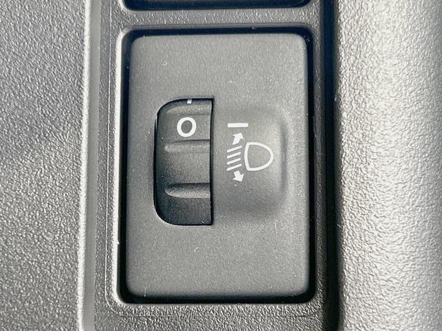 プロボックス ハイブリッドＦ　登録済み未使用車　衝突軽減　レーダークルーズ　１００Ｖ電源　オートマチックハイビーム　キーレス　電動格納ミラー　ＵＳＢ端子　インパネテーブル　オートエアコン／ライト　純正ホイール　車線逸脱警報（32枚目）