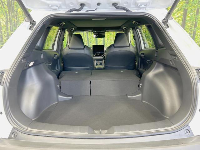 ���i�̂���������ʋ΁A���}���ɏ\���ȉ׎��X�y�[�X���m�ۂ��Ă���܂��B�Z�J���h�V�[�g��|���ƁA�傫�ȉו��̐ύڂ��\�ł���