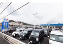 ズラッと並んだ展示車と大きな「N」の看板が目印です!