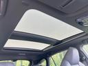 【サンルーフ】ボタンひとつで開閉可能!開放感たっぷりのサンルーフが装着されています!車内に明かりを取り入れたり景色を楽しむ以外にも、よどみがちな車内の空気も簡単に換気できて快適です!