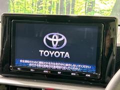 【純正９型ナビ】人気の純正ナビを装備しております。ナビの使いやすさはもちろん、オーディオ機能も充実！キャンプや旅行はもちろん、通勤や買い物など普段のドライブも楽しくなるはず♪ 3