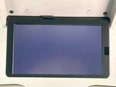 【フリップダウンモニター】大画面モニターで後席でもエンタメをお楽しみいただけます。小さなお子様にも大人気の装備です♪ 6
