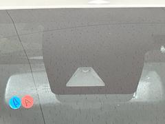 【トヨタセーフティセンス】走行中に前方の車両等を認識し、衝突しそうな時は警報とブレーキで衝突回避と被害軽減をアシスト。より安全にドライブをお楽しみいただけます。 3